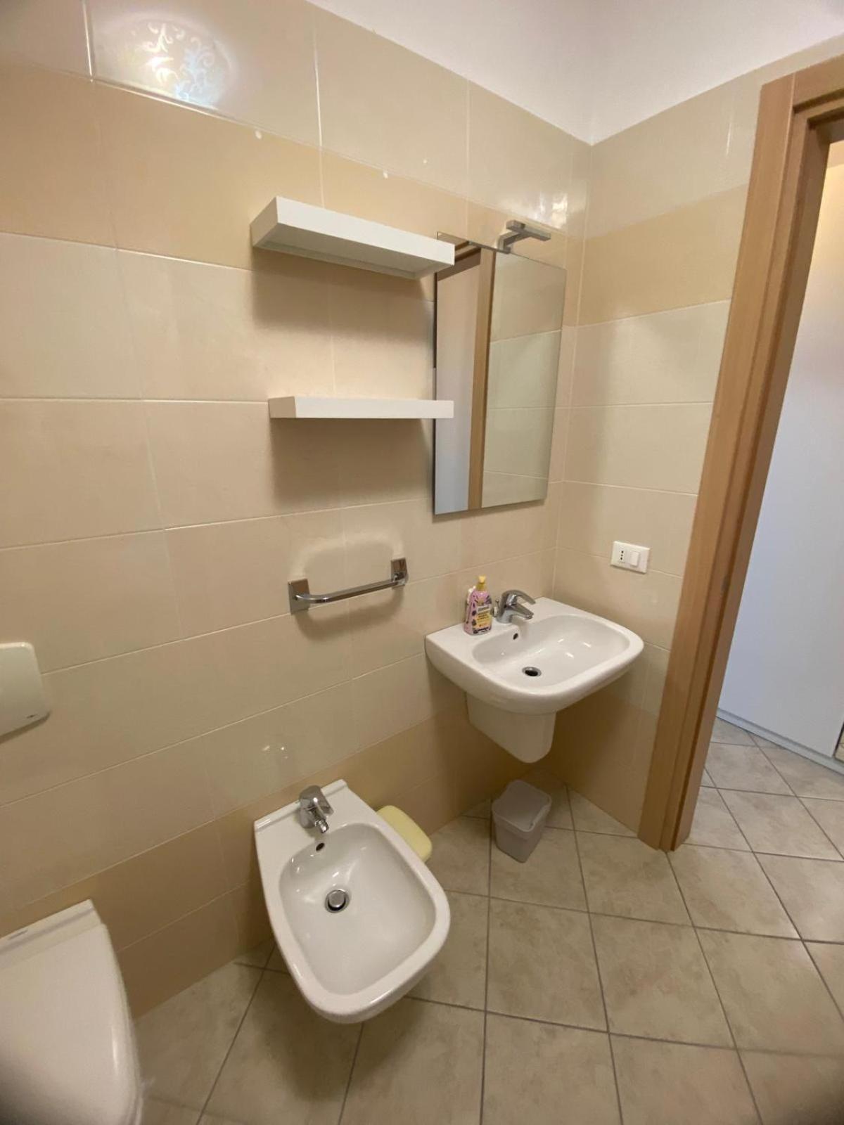 Alma Apartment Sirmione Room photo